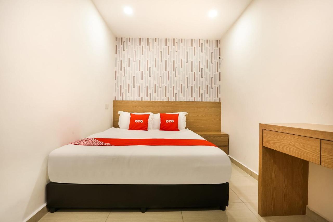 Oyo89696达雅雅酒店 Malacca 外观 照片