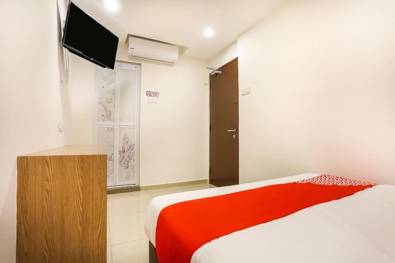 Oyo89696达雅雅酒店 Malacca 外观 照片