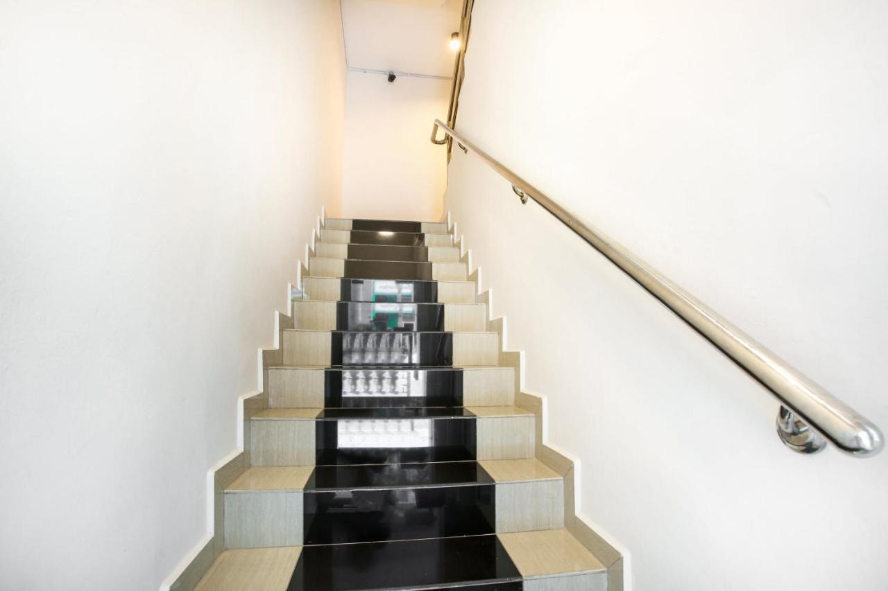 Oyo89696达雅雅酒店 Malacca 外观 照片