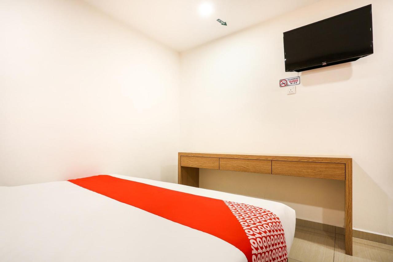 Oyo89696达雅雅酒店 Malacca 外观 照片