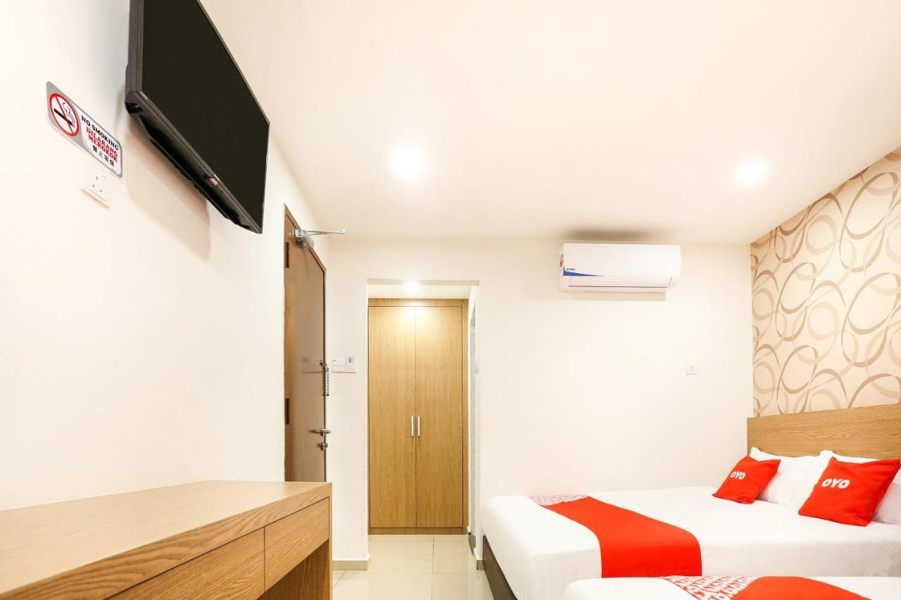 Oyo89696达雅雅酒店 Malacca 外观 照片